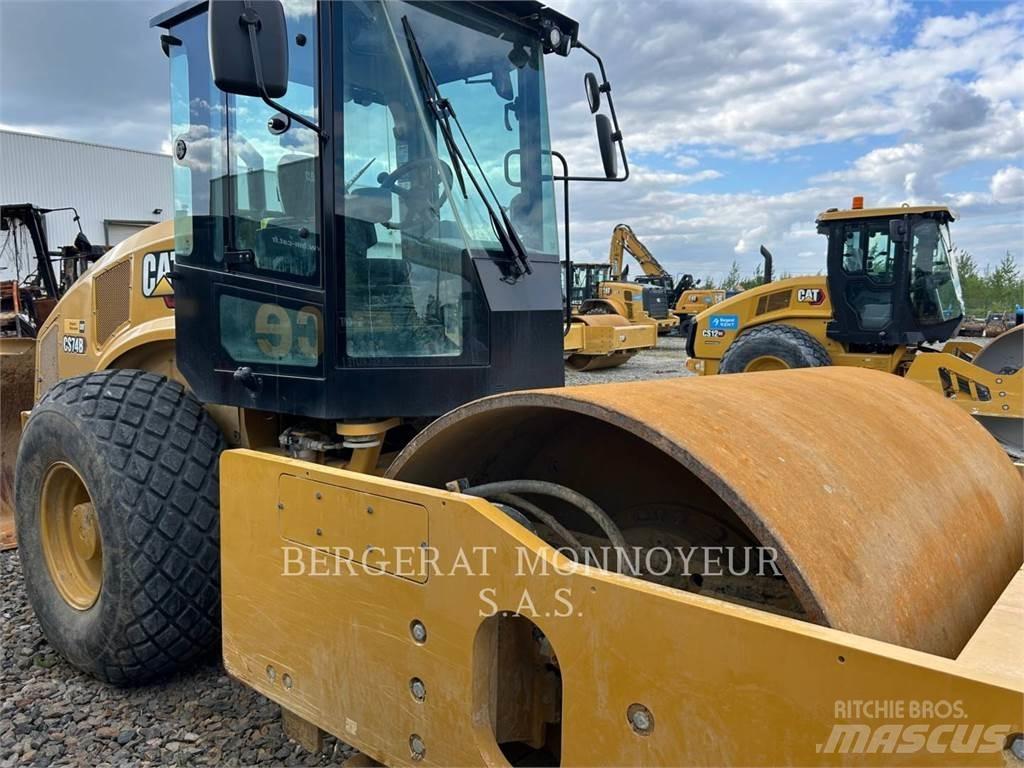CAT CS74B 4F Jordkompaktorer