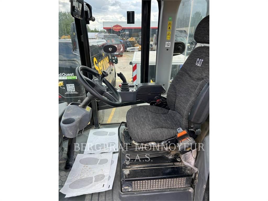 CAT CS74B 4F Jordkompaktorer