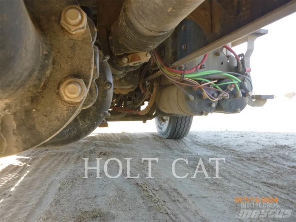 CAT CT660S SBA 6X4 Tankbilar