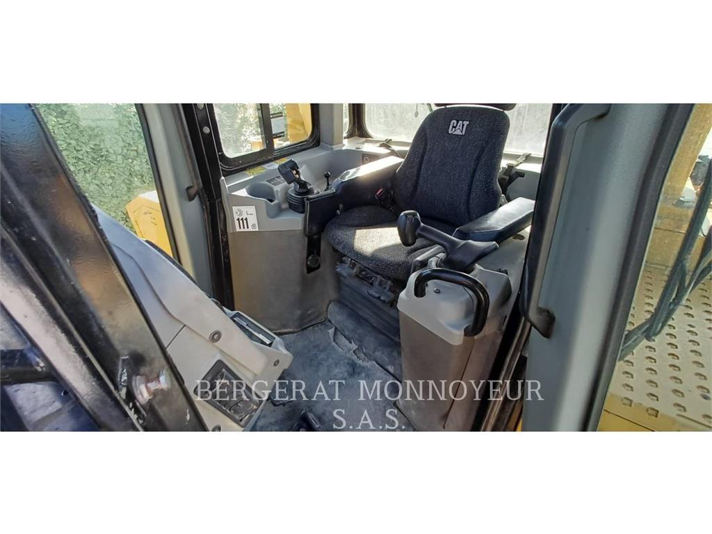 CAT D6T3B XW Bandschaktare