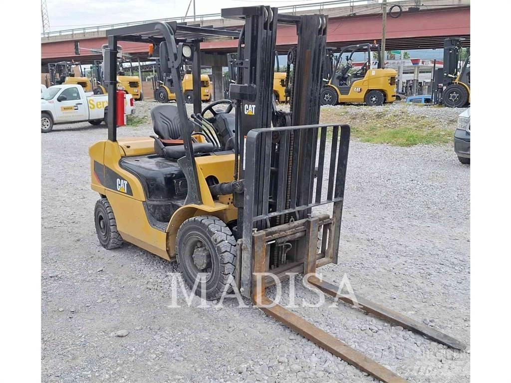 CAT LIFT TRUCKS DP25NM5 Dieselmotviktstruckar