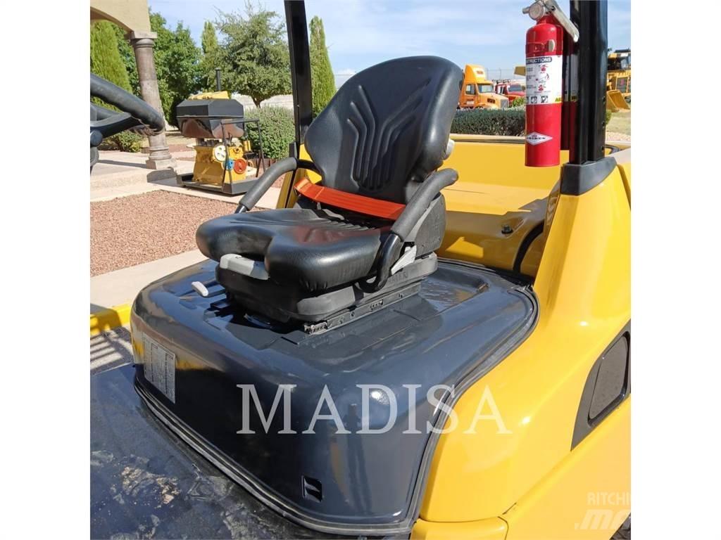 CAT LIFT TRUCKS DP50NM Dieselmotviktstruckar