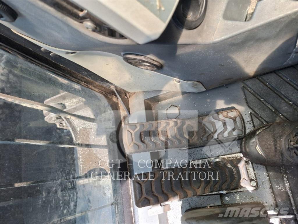 CAT MH 3024 Hjulgrävare