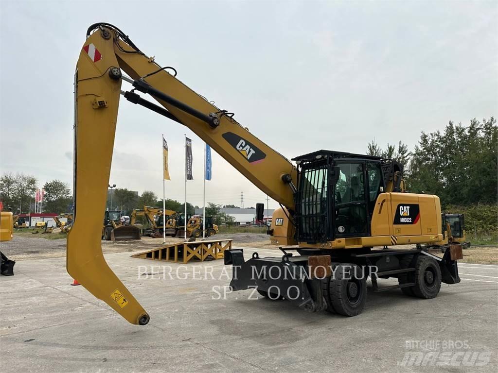 CAT MH3022 Hjulgrävare