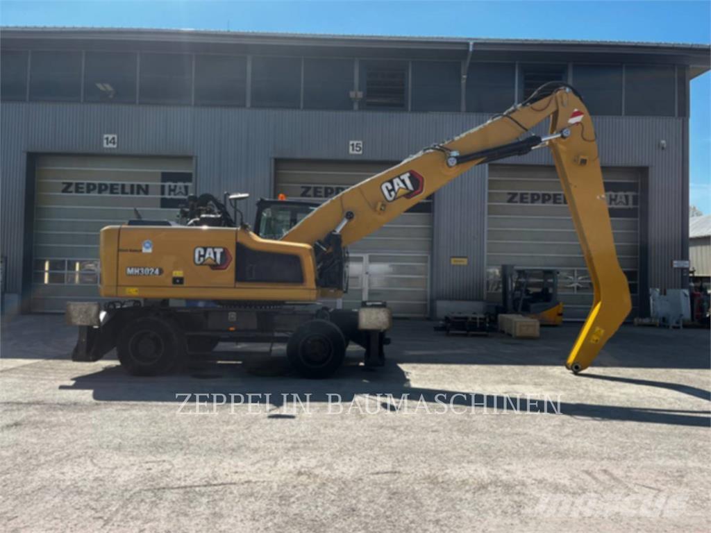CAT MH3024-06C Rivningsgrävare