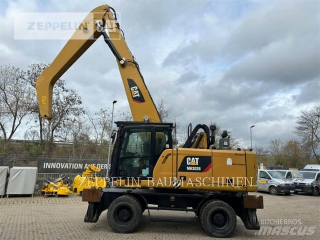 CAT MH3026-06C Rivningsgrävare