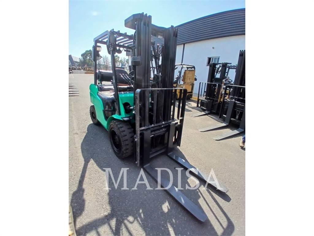 CAT MITSUBISHI FG30N-LP Övriga motviktstruckar