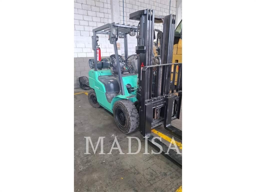 CAT MITSUBISHI FG30N-LP Övriga motviktstruckar