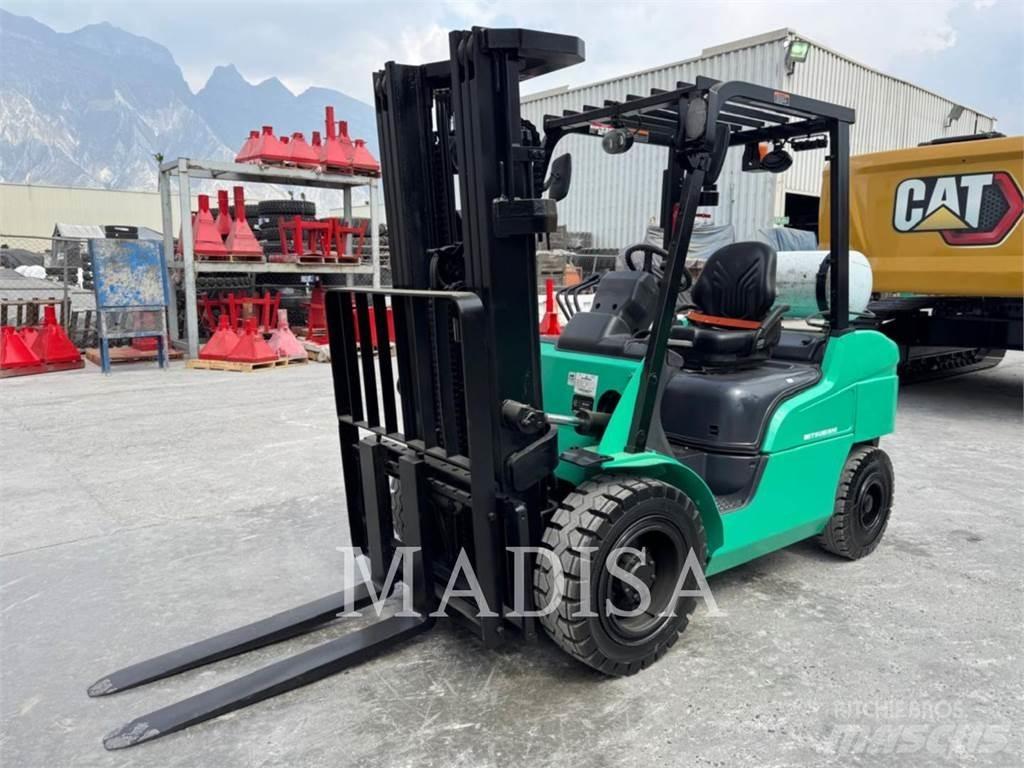 CAT MITSUBISHI FG30N-LP Övriga motviktstruckar