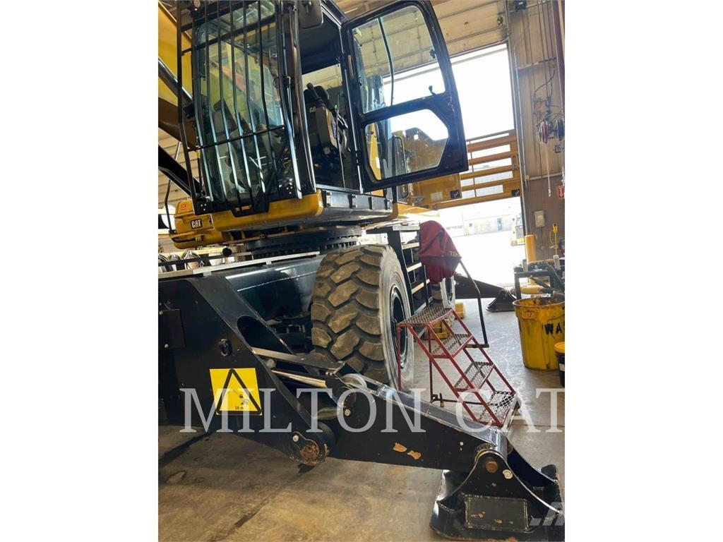 CAT MULTIDOCKER CH600 Rivningsgrävare