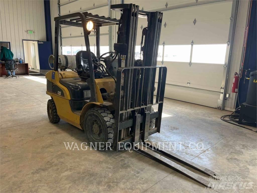 CAT P5000 Gasolmotviktstruckar