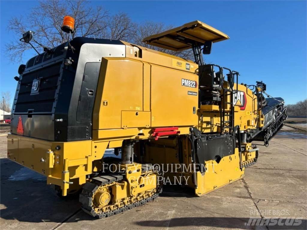 CAT PM822 Asfaltsläggningsmaskiner