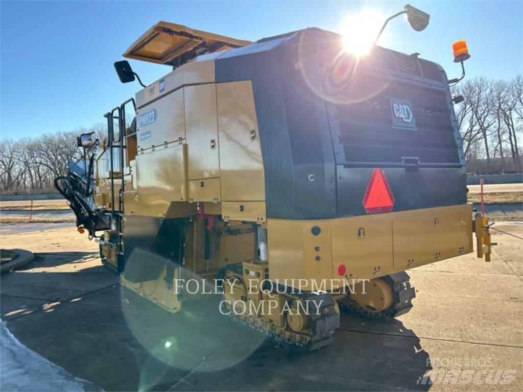 CAT PM822 Asfaltsläggningsmaskiner