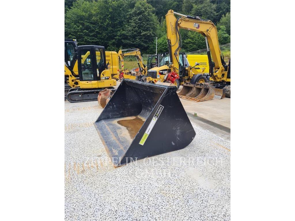 CAT TH 414 Teleskoplastare