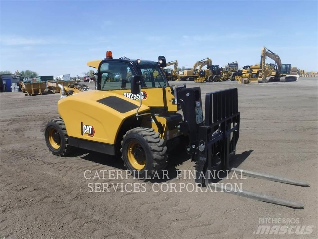 CAT TH255C Teleskoplastare