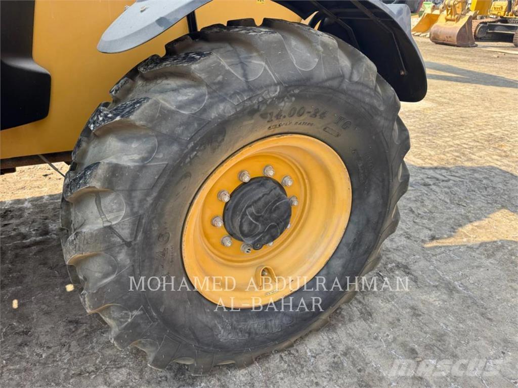 CAT TH417C Teleskoplastare