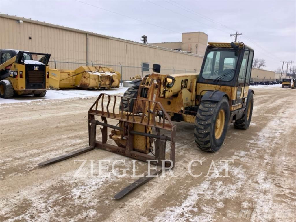 CAT TH83 Teleskoplastare