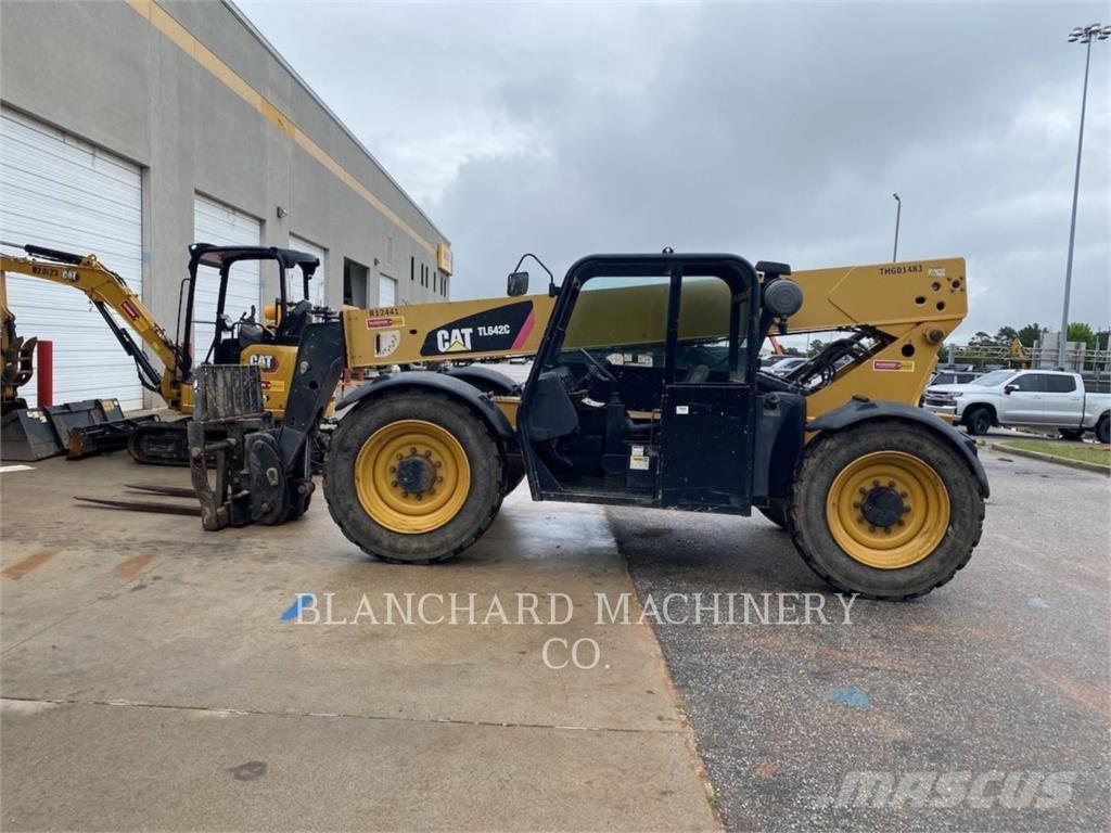CAT TL 642 C Teleskoplastare