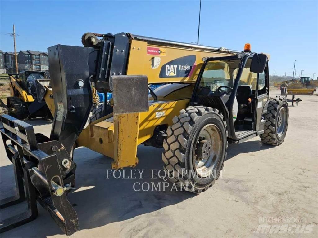 CAT TL1255DO Teleskoplastare