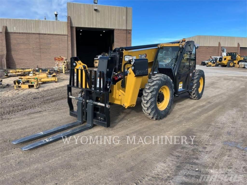 CAT TL642 Teleskoplastare