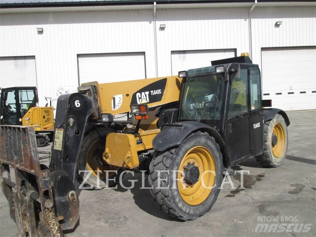 CAT TL642C Teleskoplastare