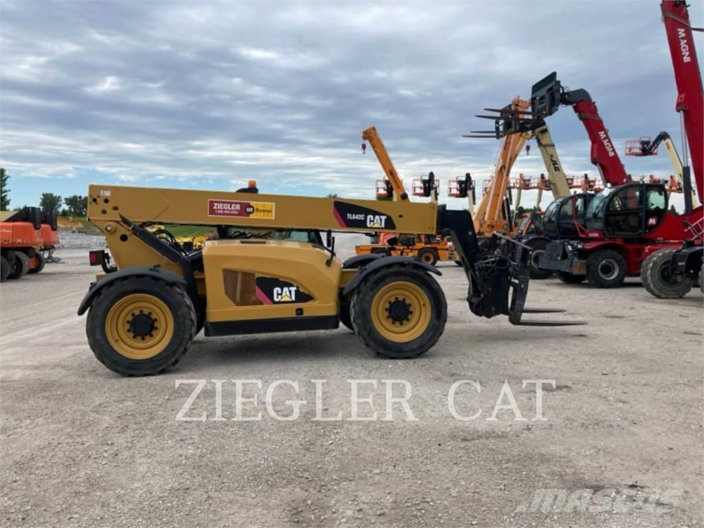 CAT TL642C Teleskoplastare