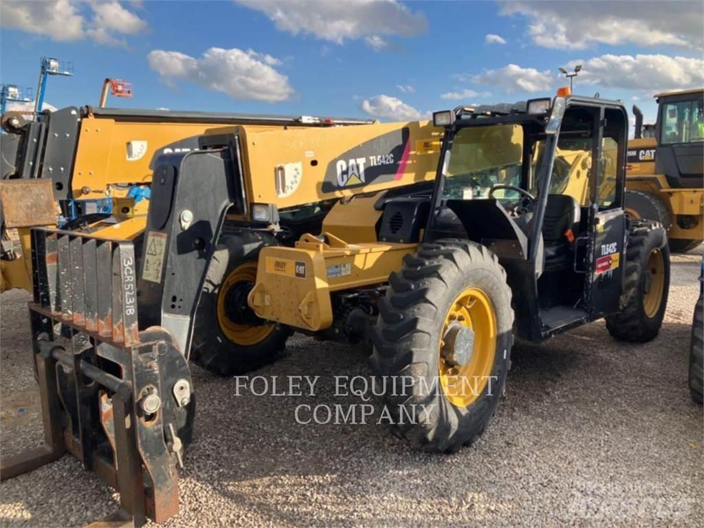 CAT TL642CO Teleskoplastare