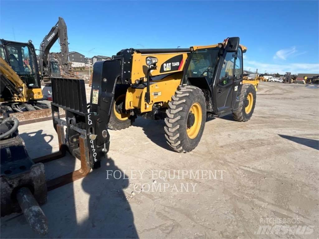 CAT TL642D Teleskoplastare