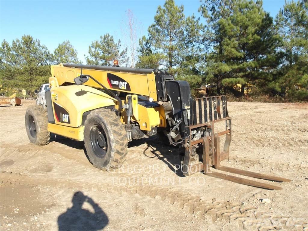 CAT TL642D Teleskoplastare