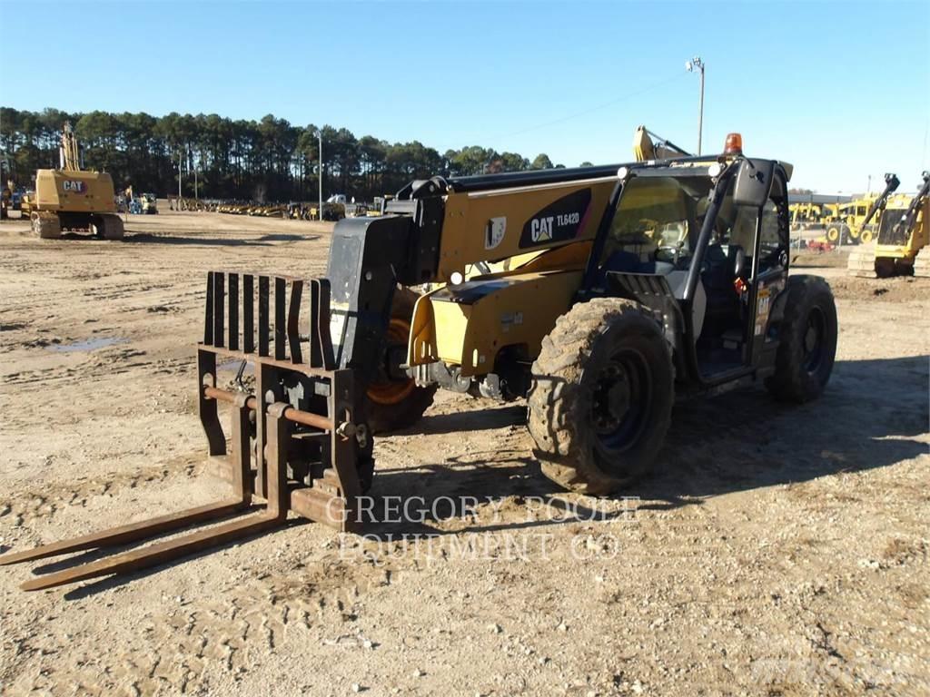 CAT TL642D Teleskoplastare