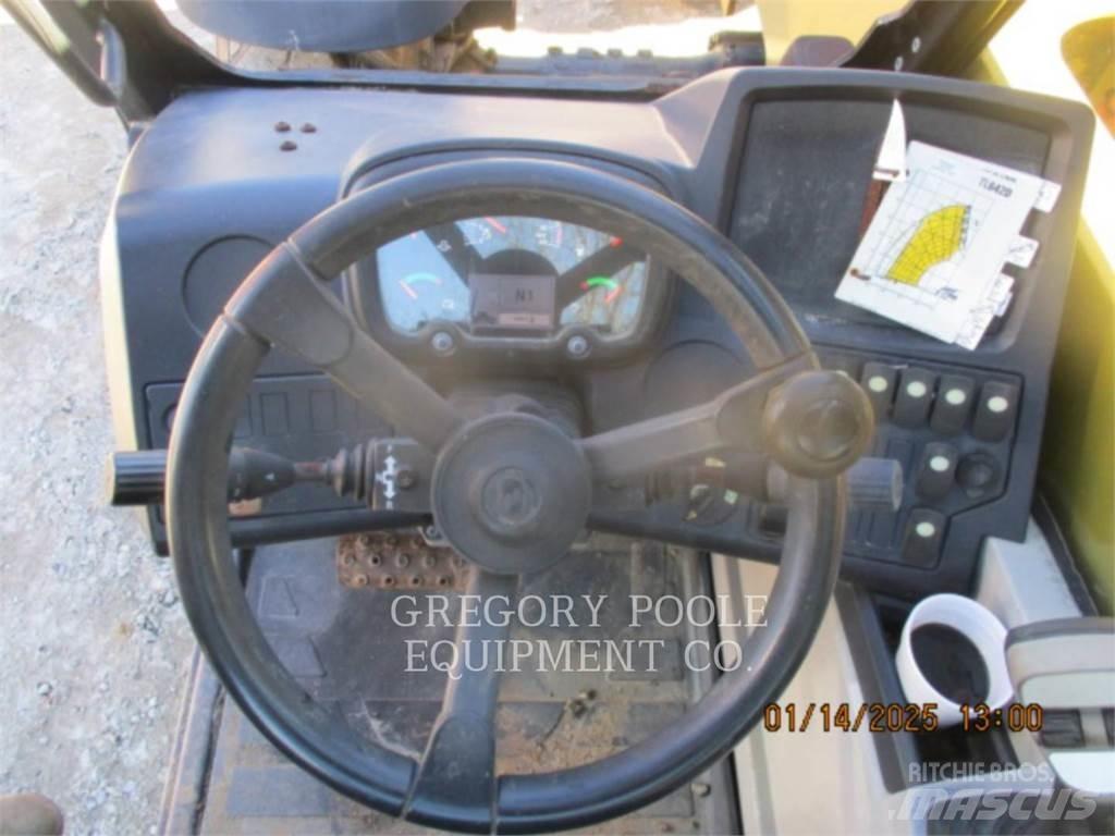 CAT TL642D Teleskoplastare