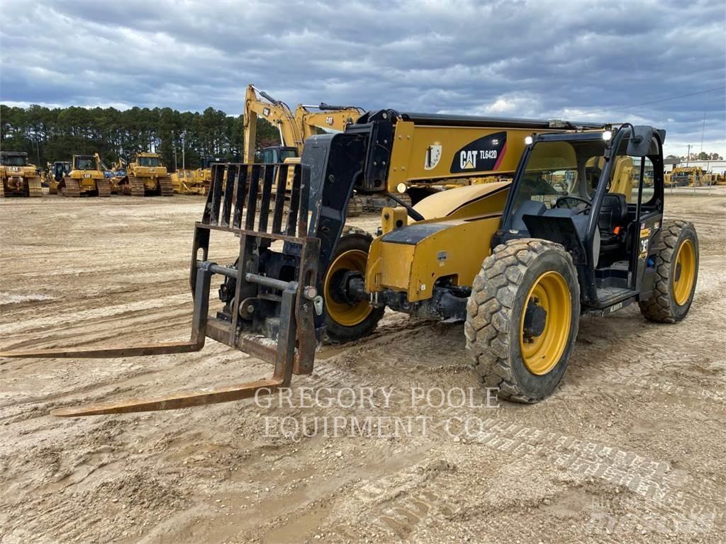 CAT TL642D Teleskoplastare