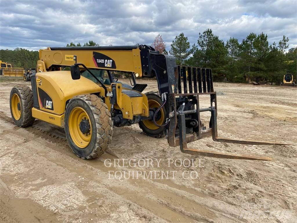 CAT TL642D Teleskoplastare