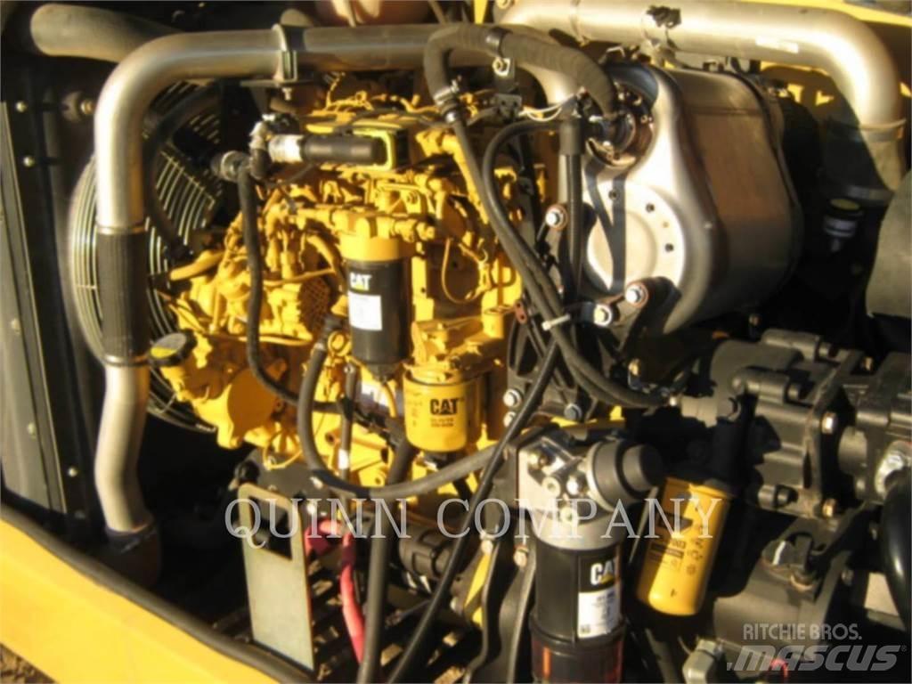 CAT TL642D Teleskoplastare