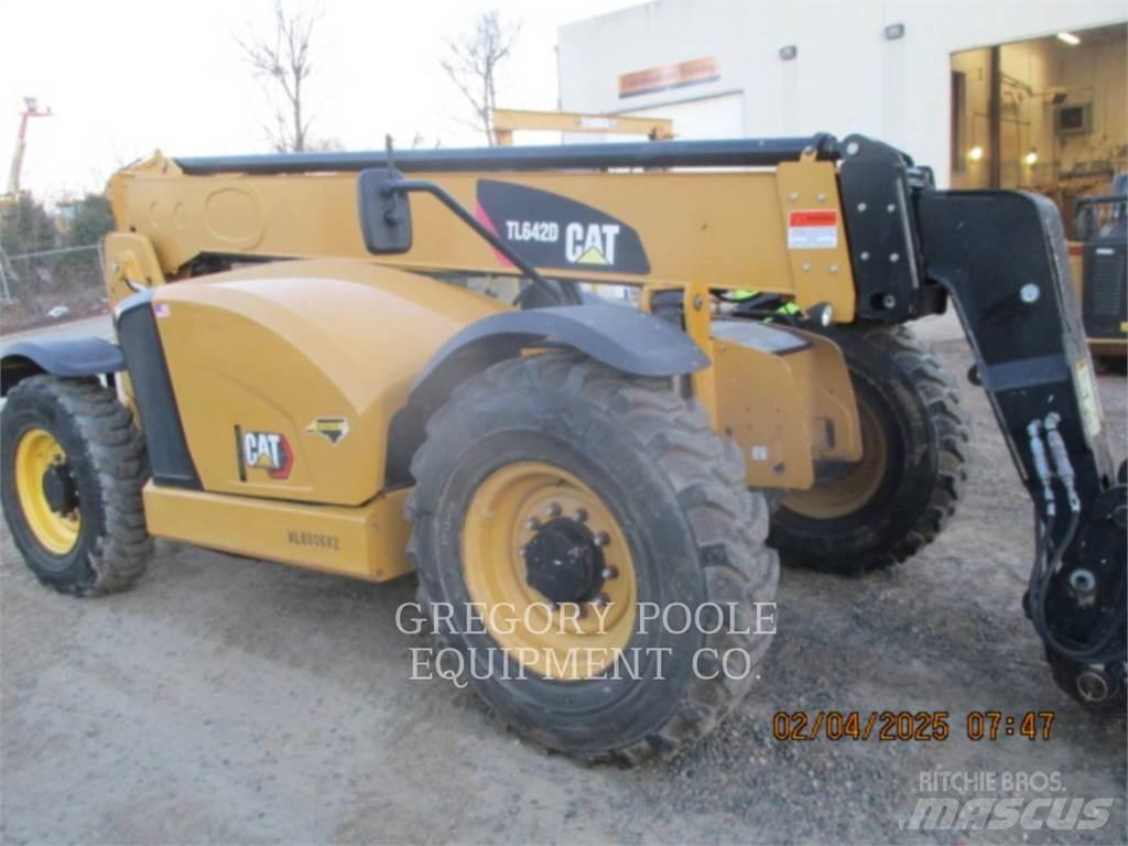 CAT TL642D Teleskoplastare