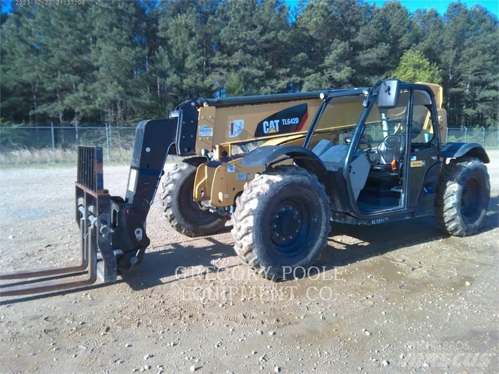 CAT TL642D Teleskoplastare