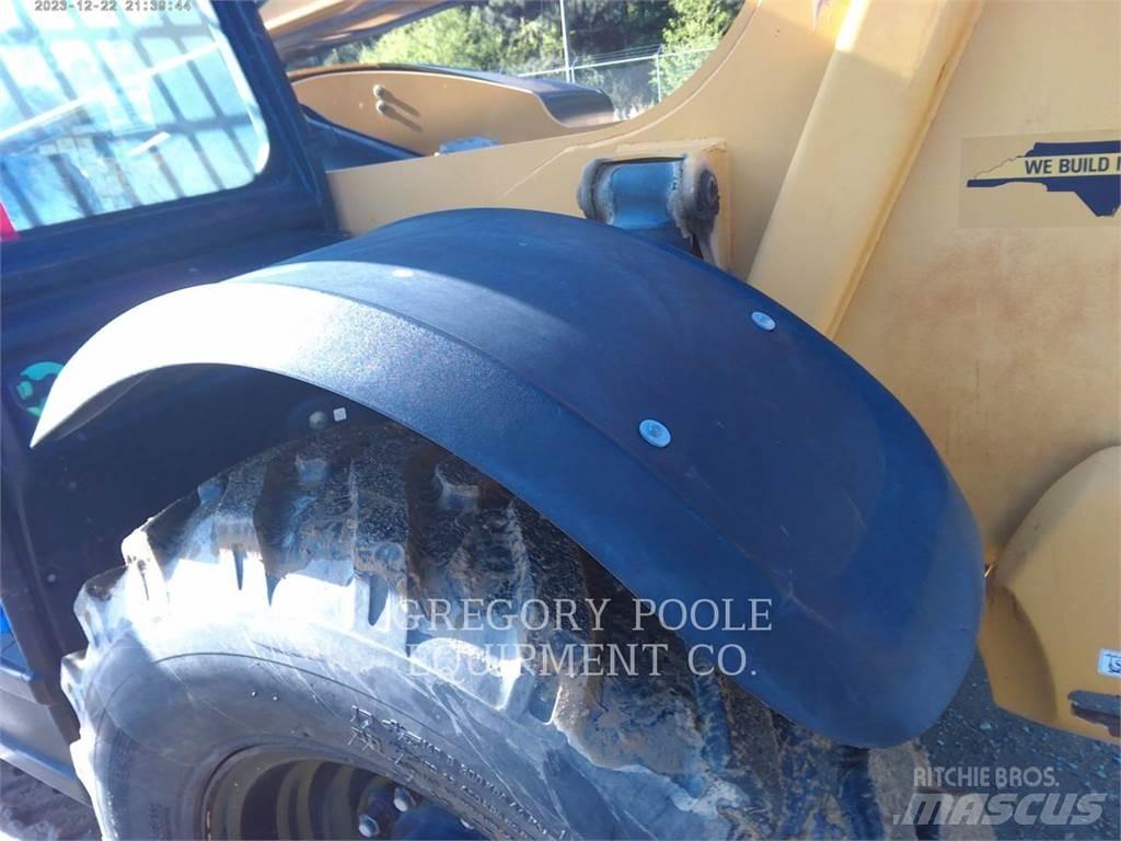 CAT TL642D Teleskoplastare