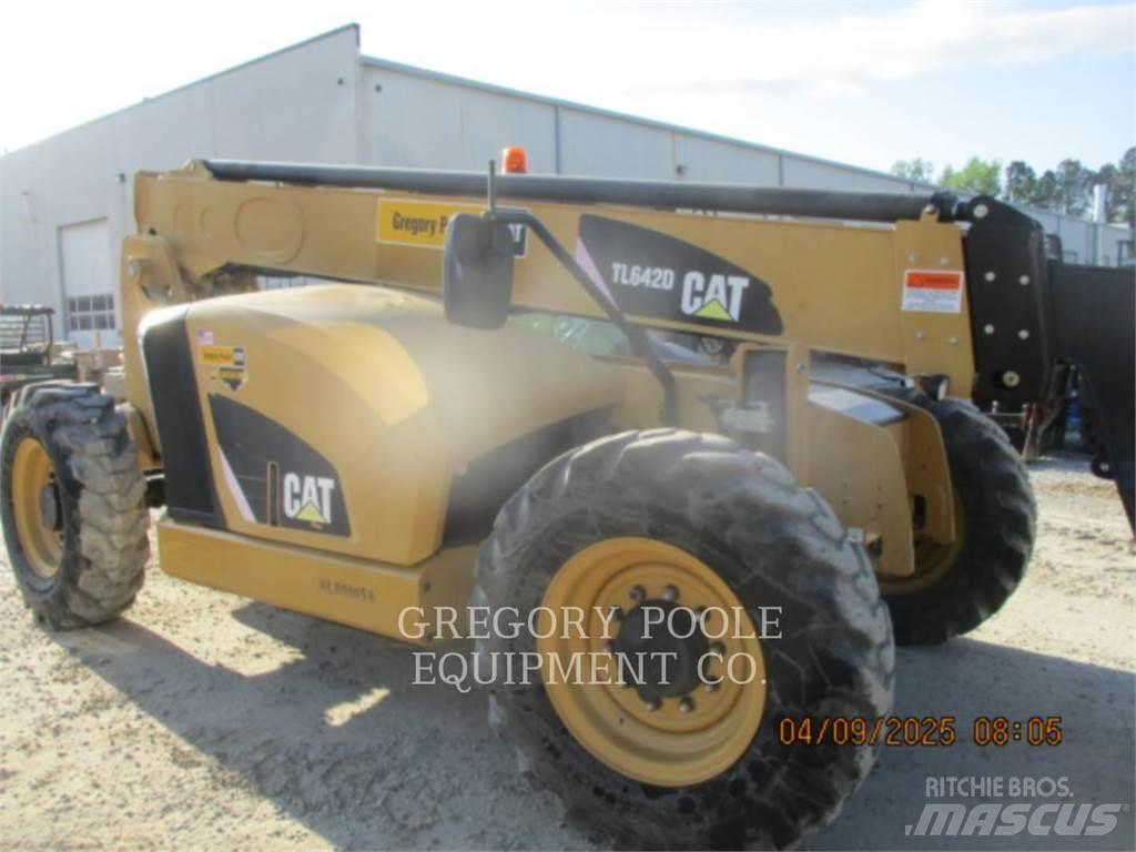CAT TL642D Teleskoplastare