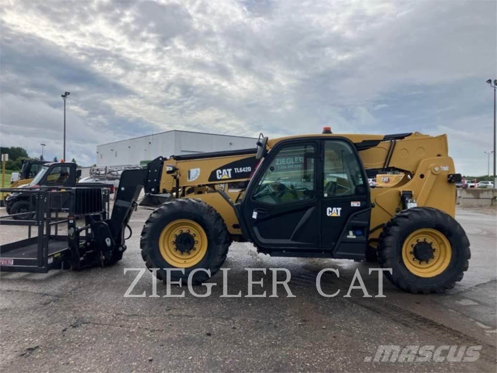 CAT TL642D Teleskoplastare