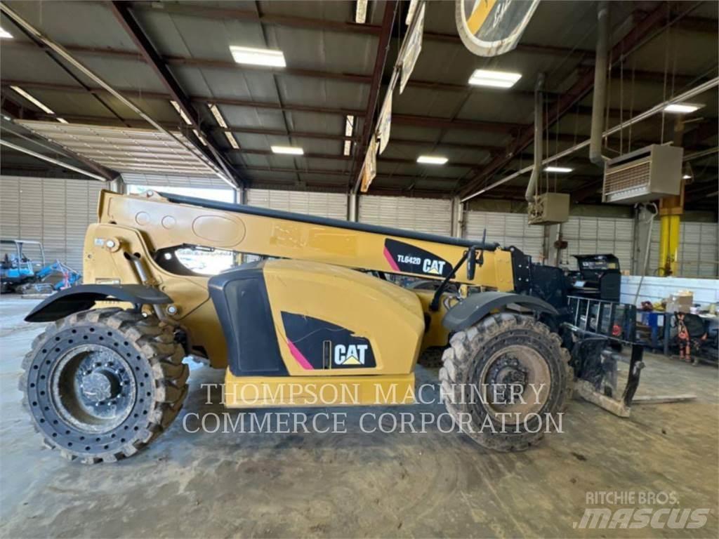 CAT TL642D Teleskoplastare