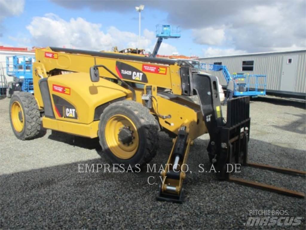 CAT TL642D Teleskoplastare