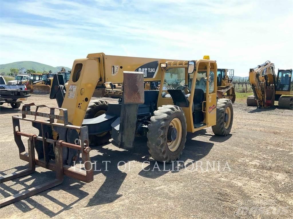 CAT TL943 Teleskoplastare