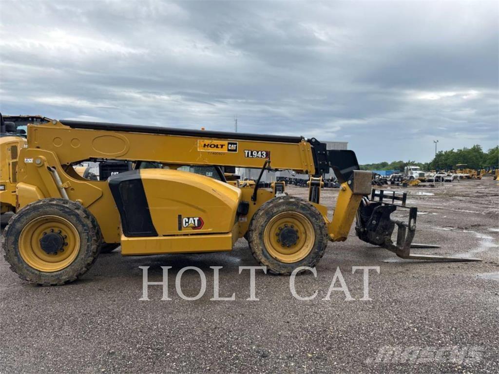 CAT TL943 Teleskoplastare