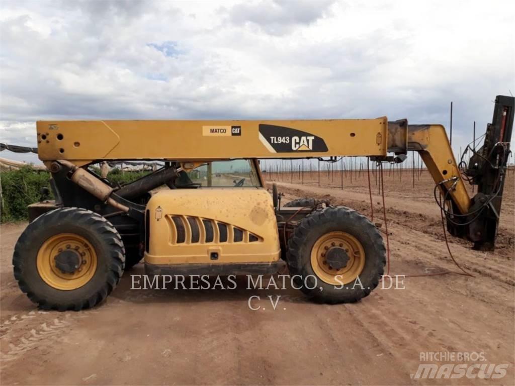 CAT TL943 Teleskoplastare