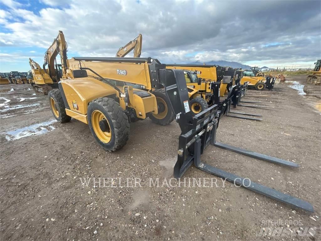 CAT TL943 CB Teleskoplastare
