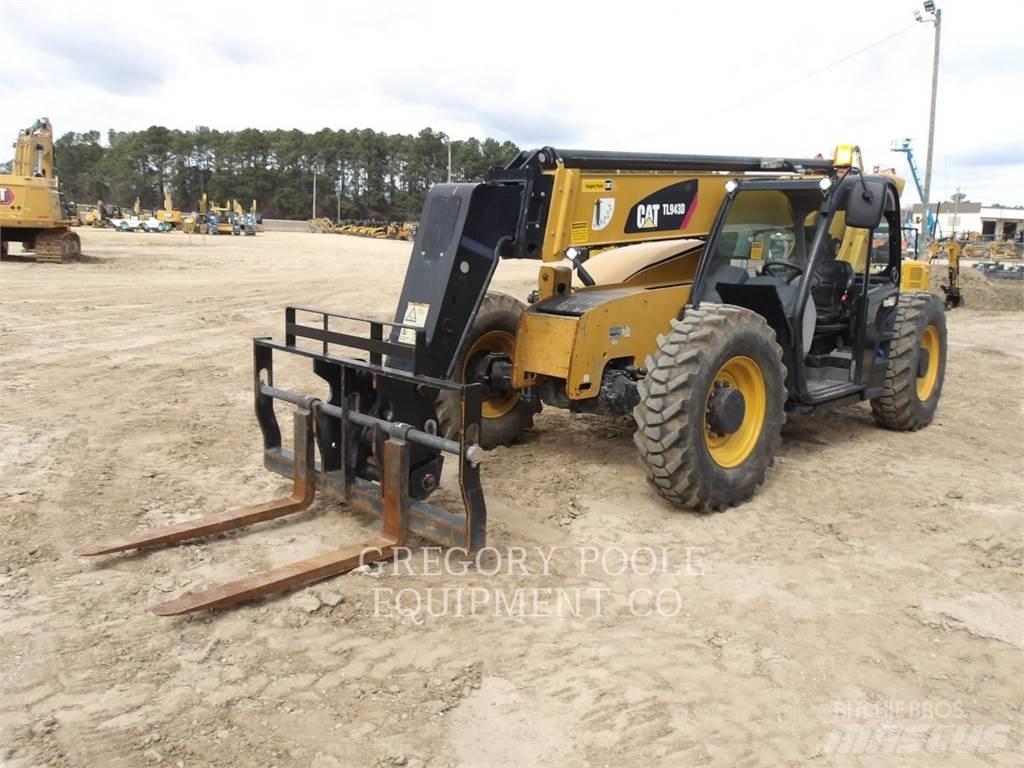 CAT TL943D Teleskoplastare