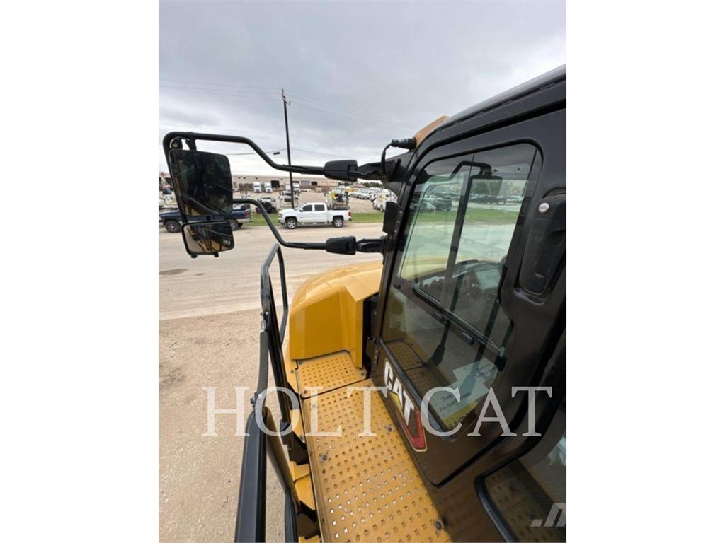 CAT W00 730 Midjestyrd dumper