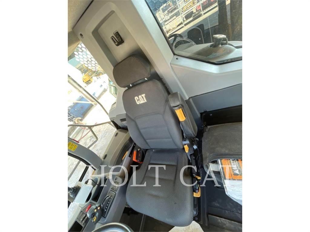 CAT W00 740 Tankbilar