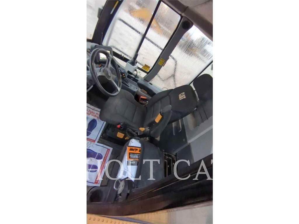 CAT W00 740 Tankbilar