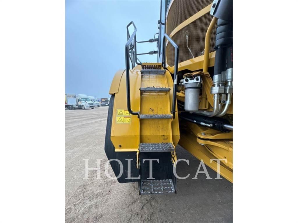 CAT W00 740GC Tankbilar